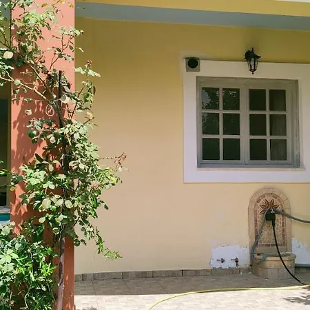 Manto House - Amalia